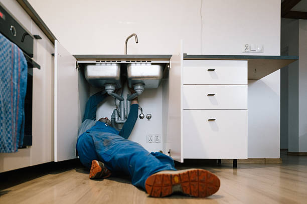 Professional Leak Detection technician working in Felt, ID